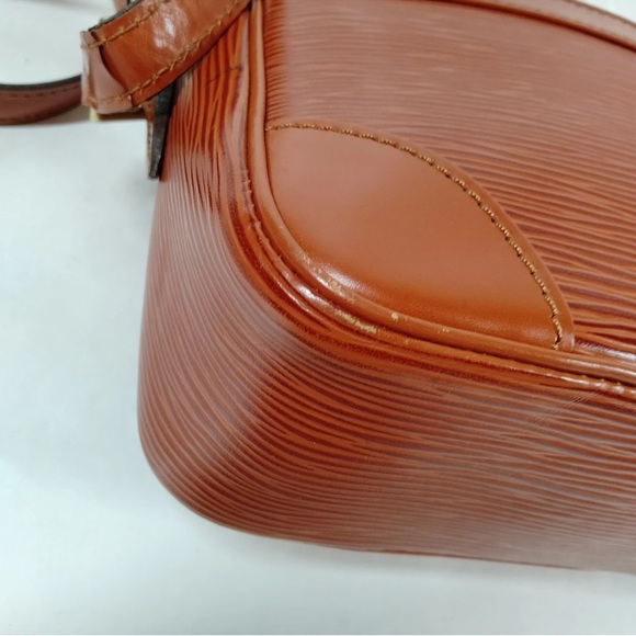 Louis Vuitton Epi Trocadero - Picture 5 of 8